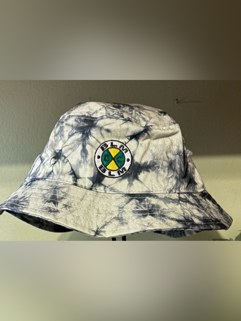 5/$30 Cross Colours Unisex Tie-Dye Bucket Hat with BLMM Embroidered Patch NWOT
